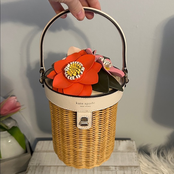 Kate spade wicker flower bouquet bag - Picture 9 of 13